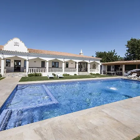 Villa Flor De Lis By Interhome