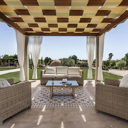 Villa Flor De Lis By Interhome