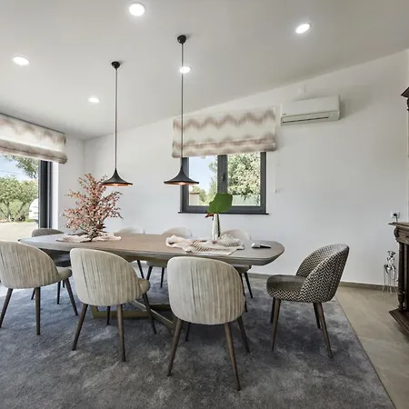 Flor De Lis By Interhome Villa