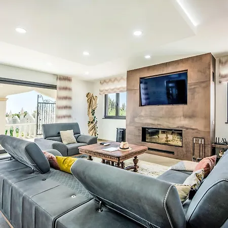 Flor De Lis By Interhome Paderne (Faro)