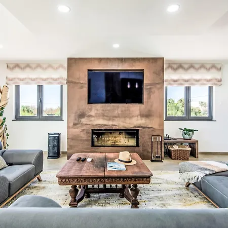 Flor De Lis By Interhome Villa